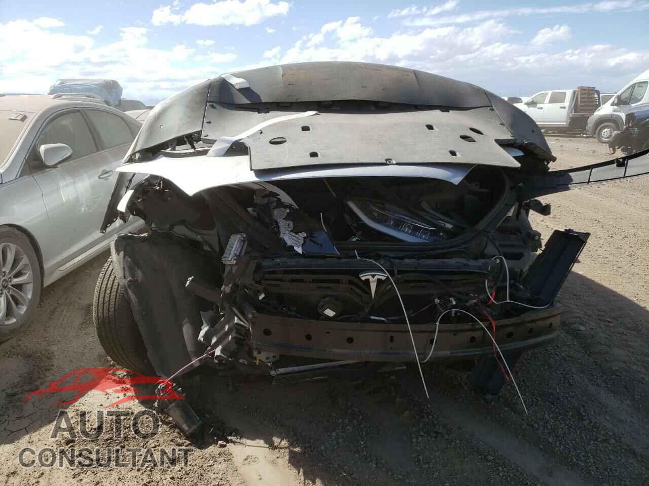 TESLA MODEL X 2018 - 5YJXCBE20JF112991