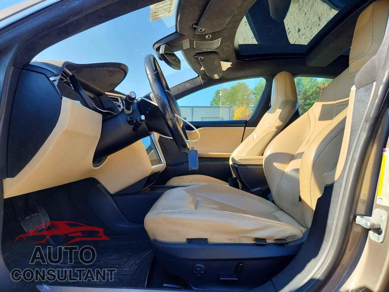 TESLA MODEL S 2015 - 5YJSA1E28FF105899