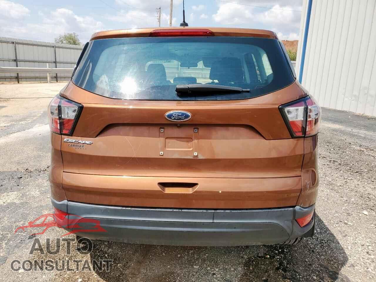 FORD ESCAPE 2017 - 1FMCU0F7XHUE04218