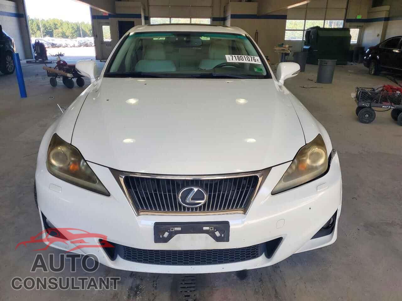 LEXUS IS 2012 - JTHCE5C2XC5002160