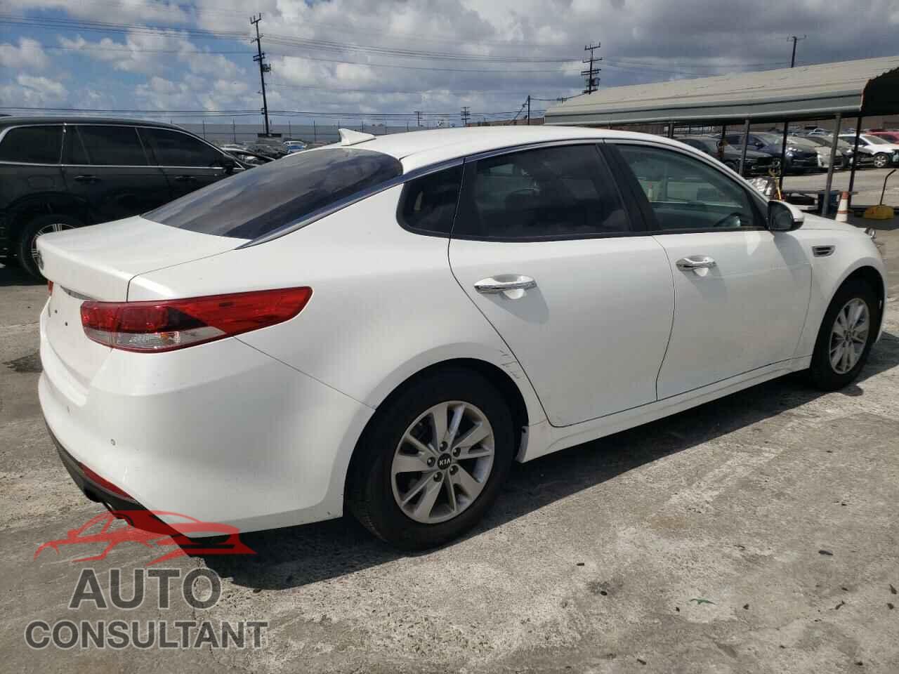 KIA OPTIMA 2018 - KNAGT4L38J5214643