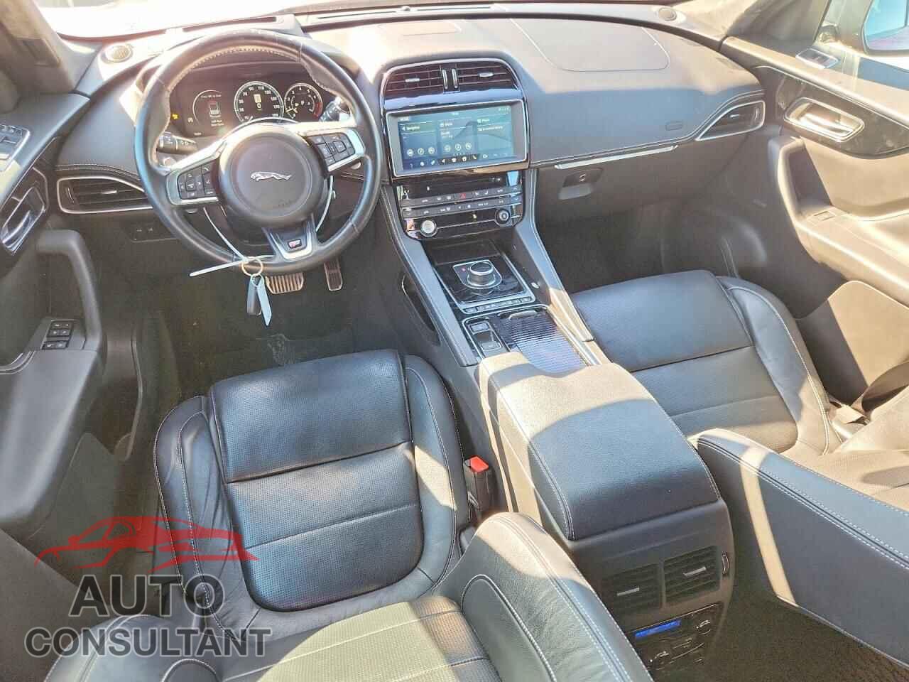 JAGUAR F-PACE 2018 - SADCM2FV4JA240538