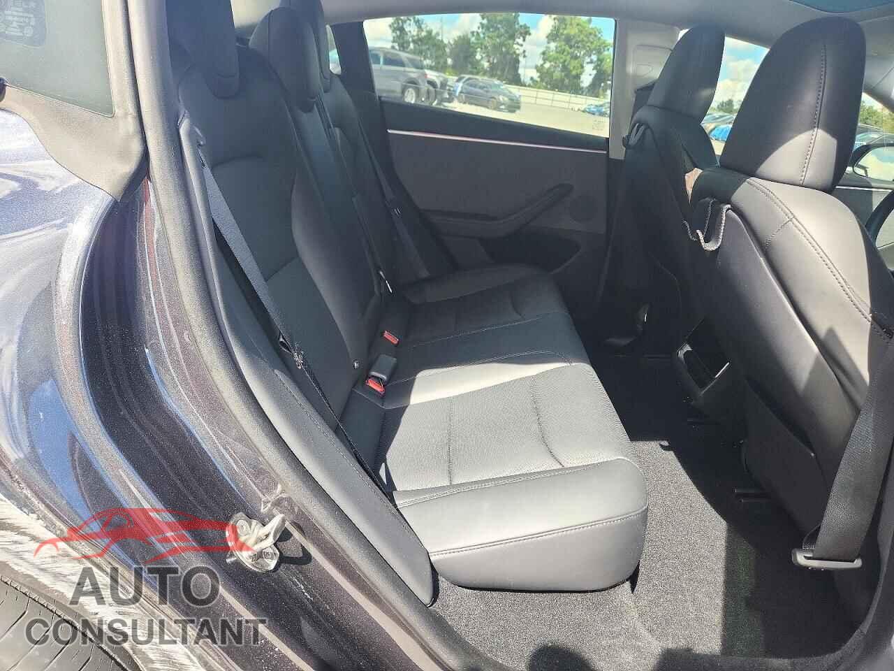 TESLA MODEL 3 2024 - 5YJ3E1EA4RF724147