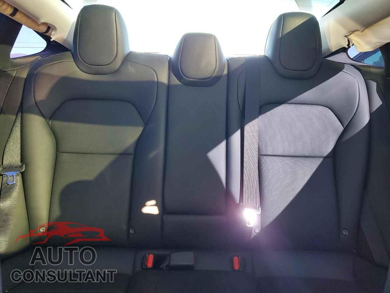 TESLA MODEL 3 2024 - 5YJ3E1EA9RF736469