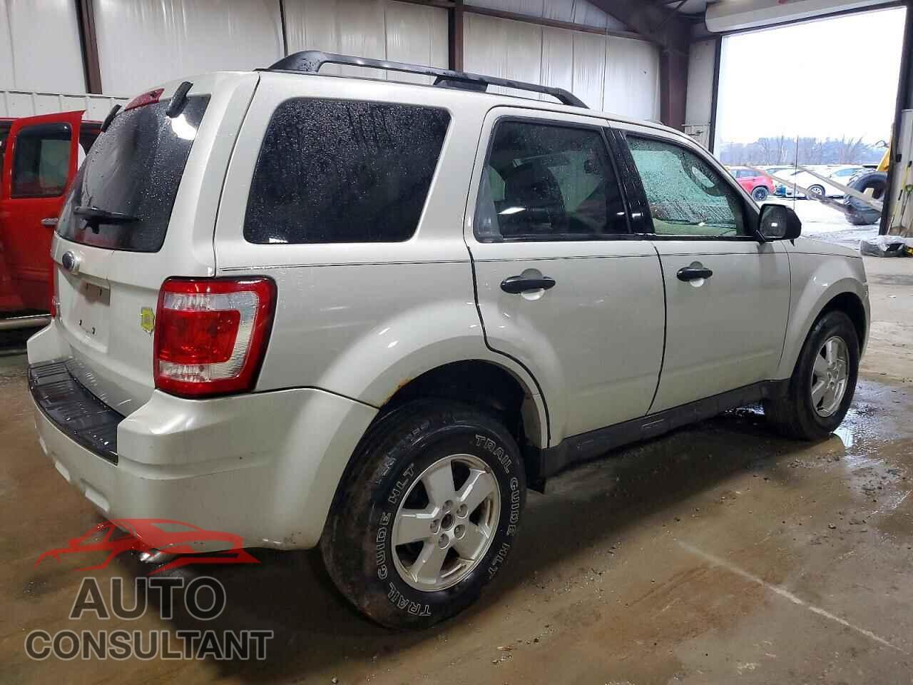 FORD ESCAPE 2009 - 1FMCU03779KA24819