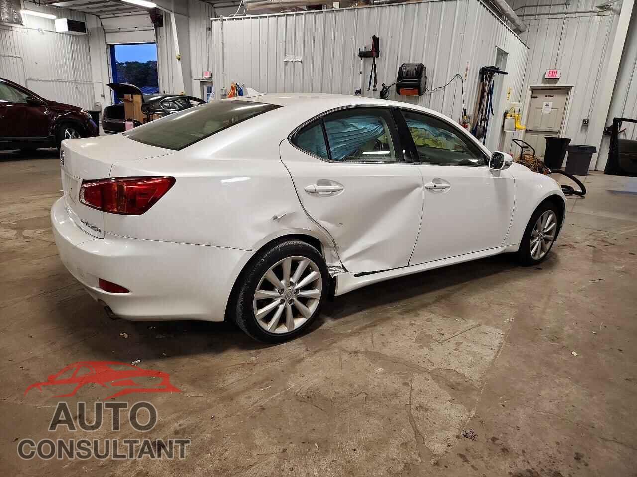 LEXUS IS 2010 - JTHCF5C29A2033010