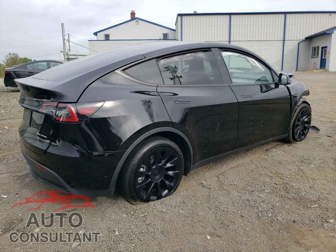 TESLA MODEL Y 2024 - 7SAYGDEE2RA236870