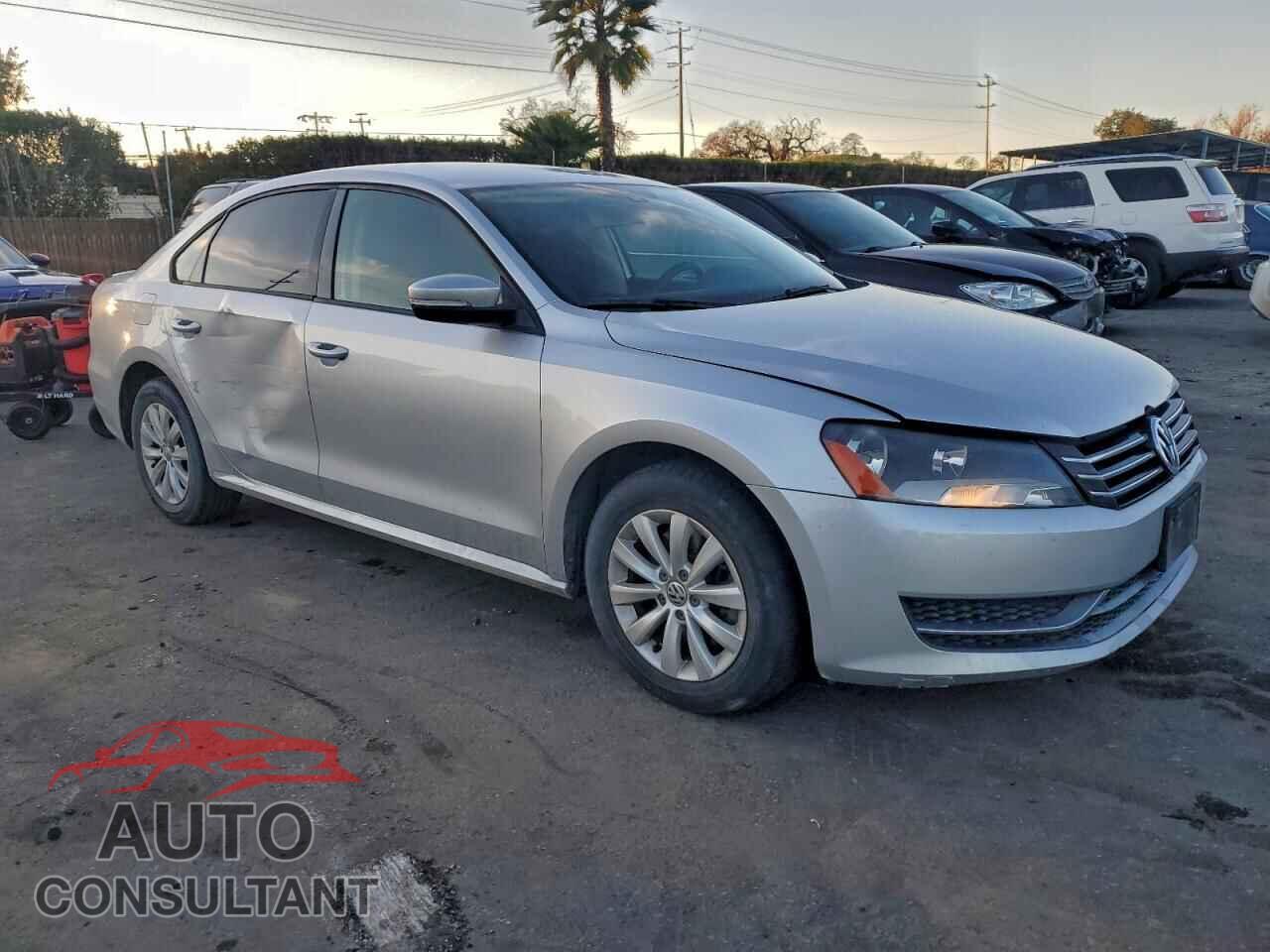 VOLKSWAGEN PASSAT 2013 - 1VWAP7A32DC080470