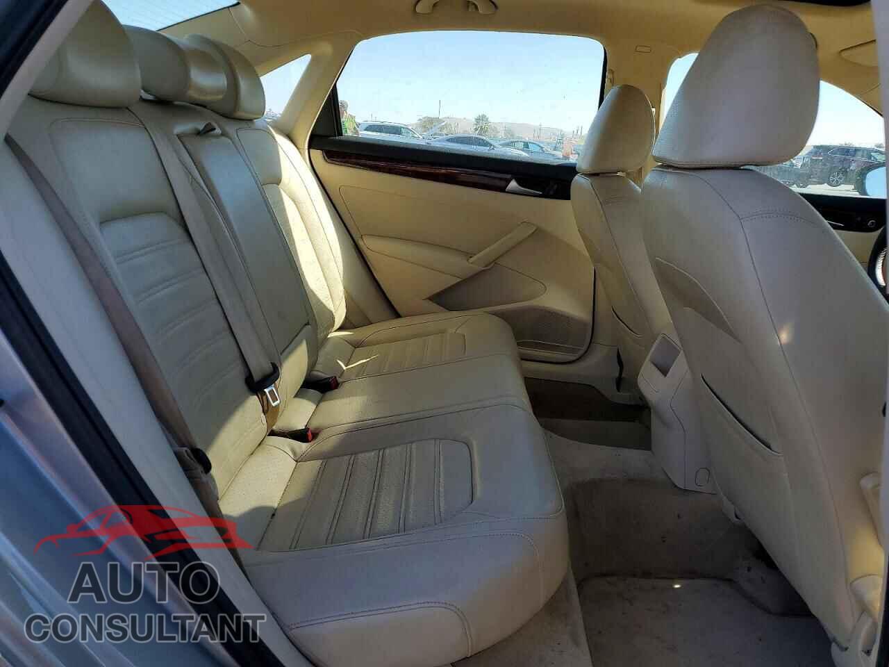 VOLKSWAGEN PASSAT 2012 - 1VWCP7A30CC065506