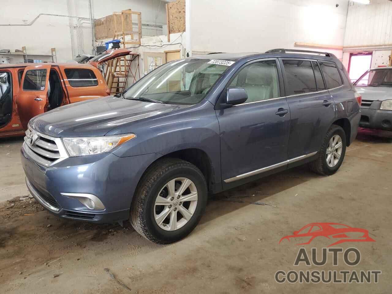 TOYOTA HIGHLANDER 2013 - 5TDBK3EH4DS263615