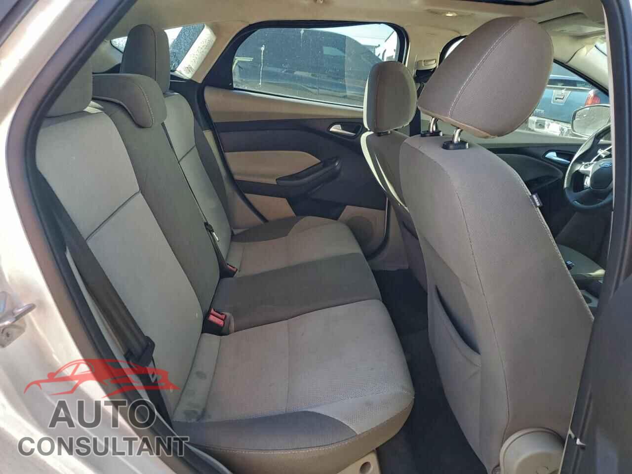 FORD FOCUS 2014 - 1FADP3K20EL301005