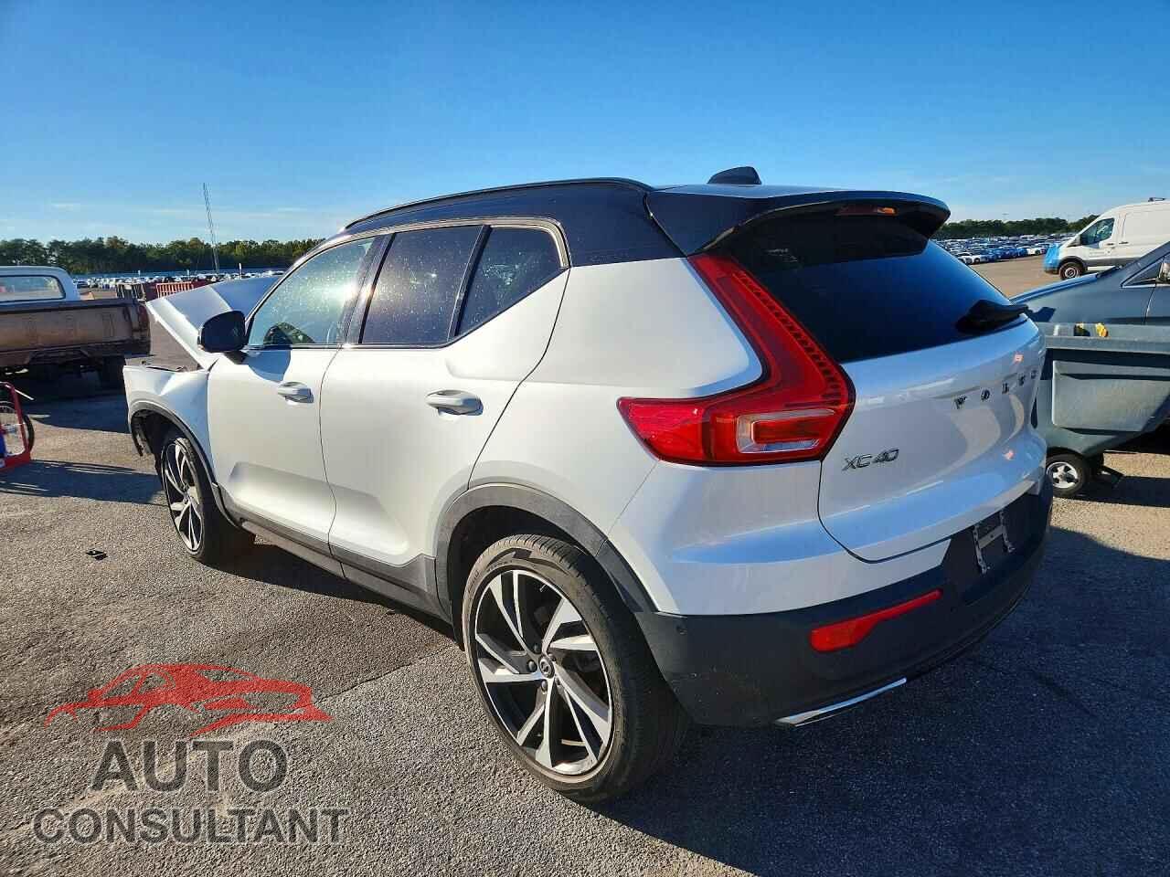 VOLVO XC40 2019 - YV4162UM3K2104403
