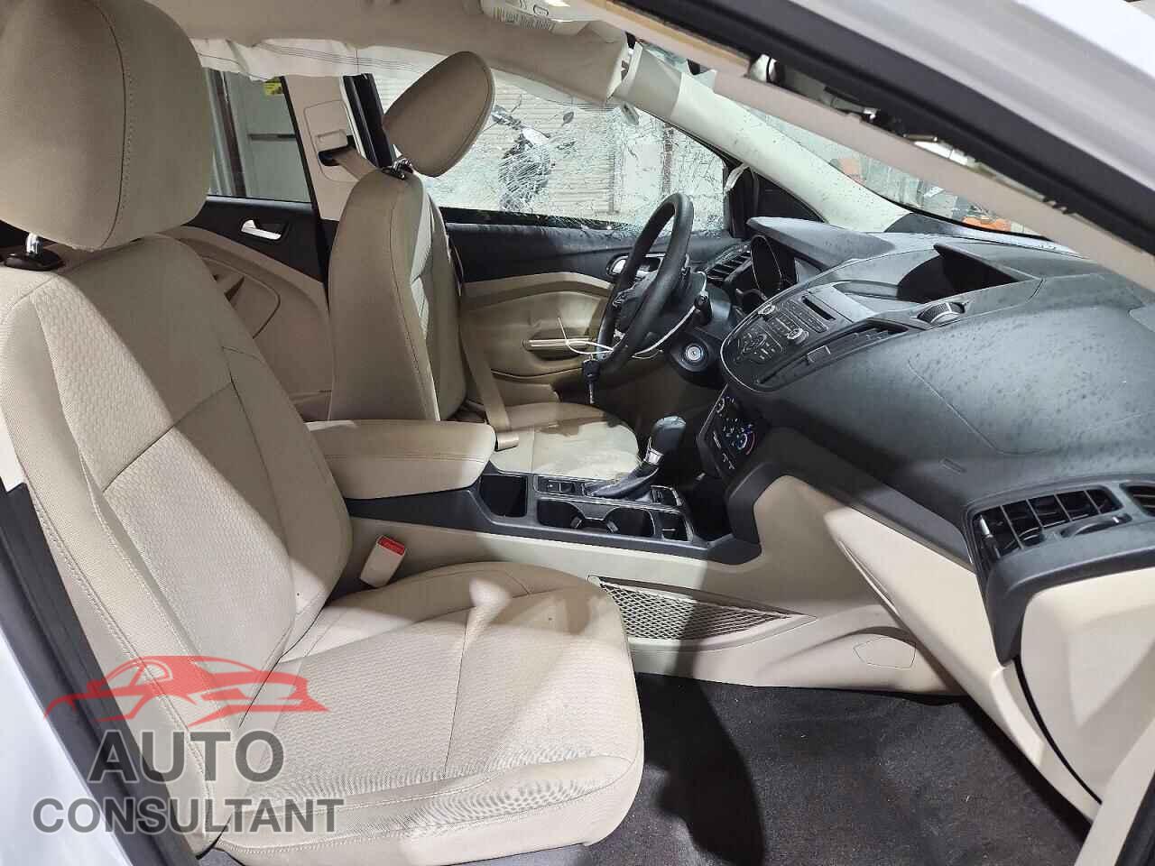 FORD ESCAPE 2017 - 1FMCU0GD1HUE51383