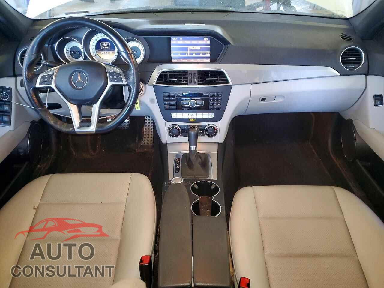 MERCEDES-BENZ C-CLASS 2012 - WDDGF8BB2CR230235