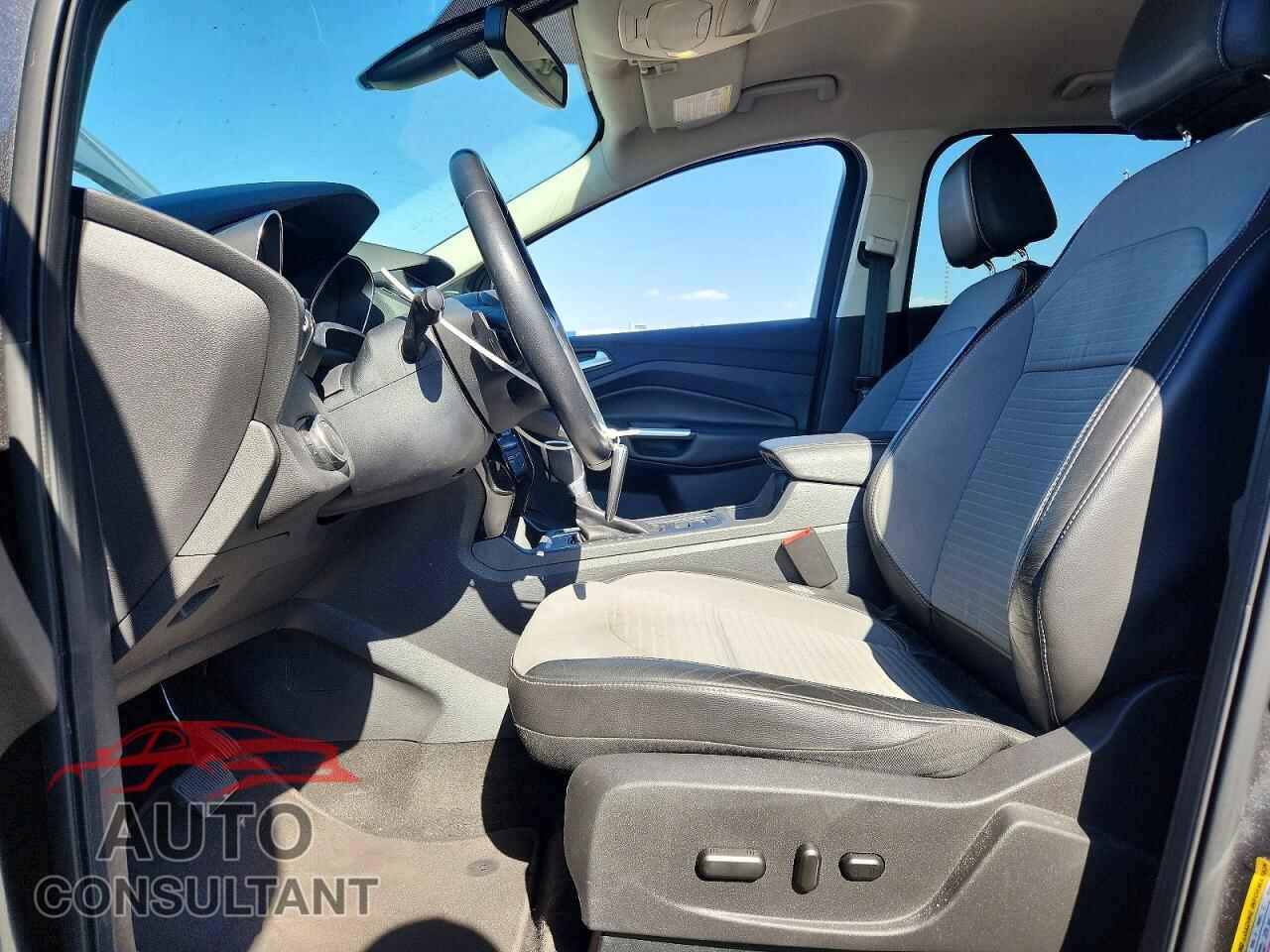 FORD ESCAPE 2017 - 1FMCU0JD4HUE48390