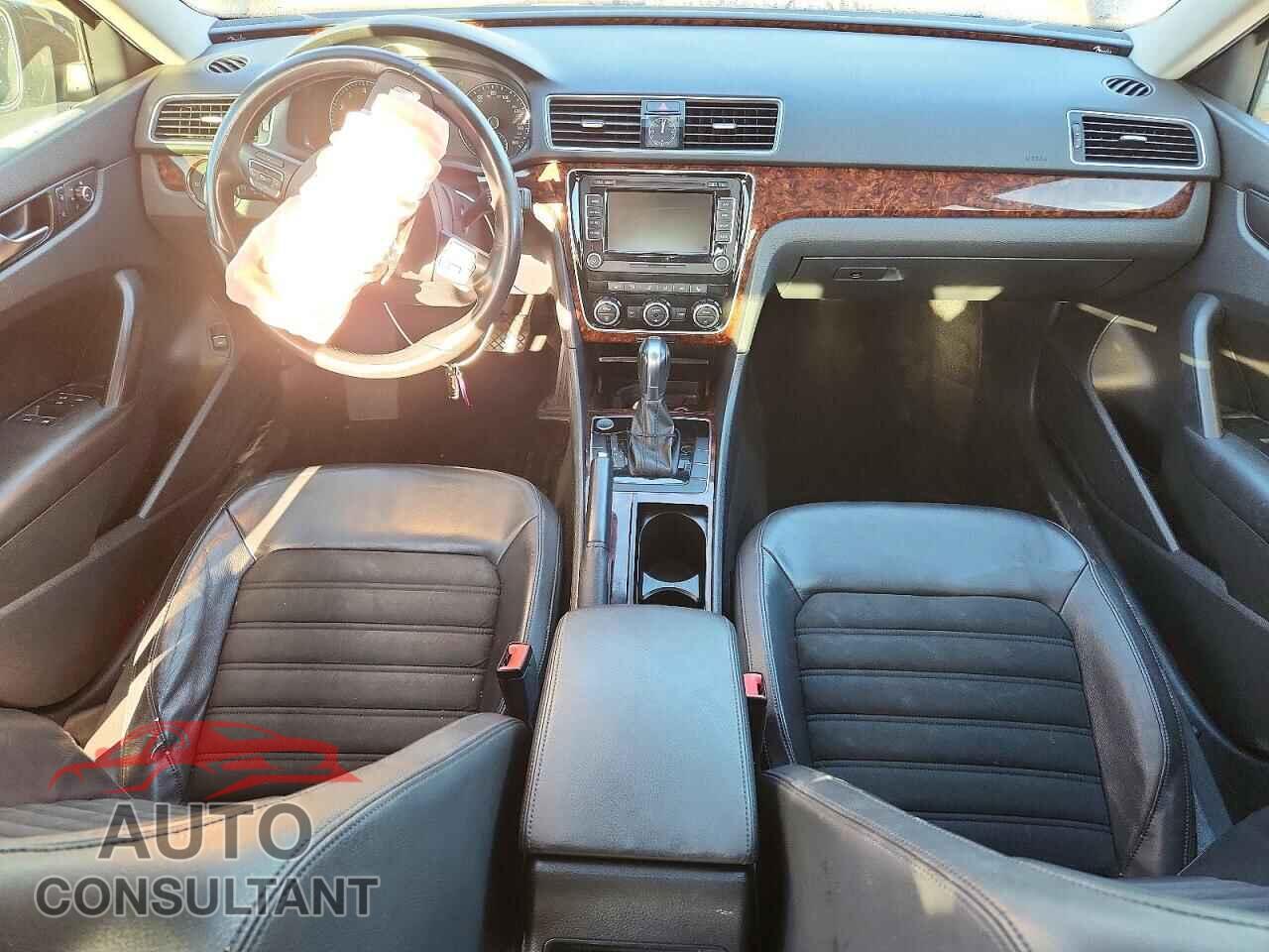 VOLKSWAGEN PASSAT 2012 - 1VWCM7A38CC093126