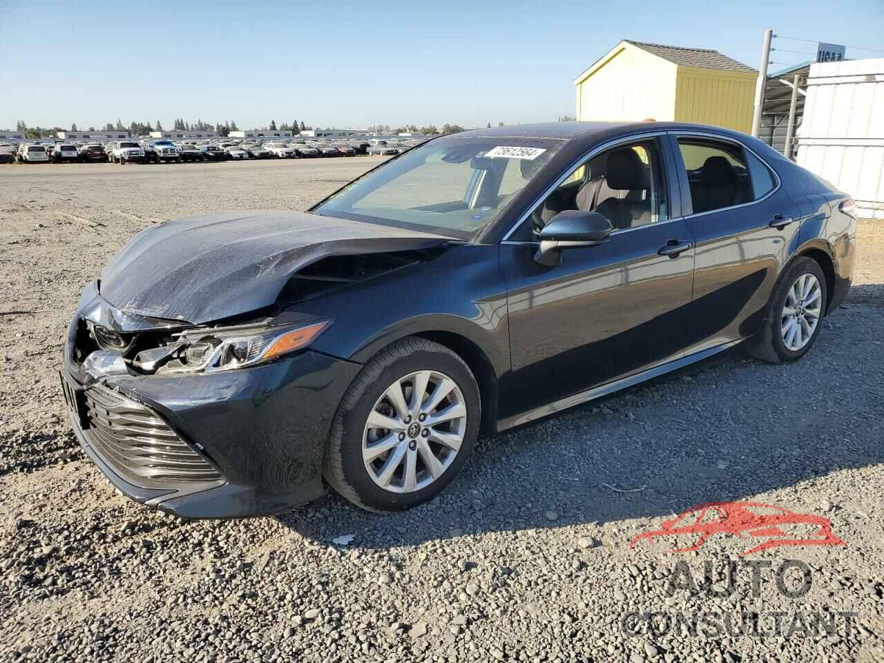 TOYOTA CAMRY 2018 - 4T1B11HK0JU647909