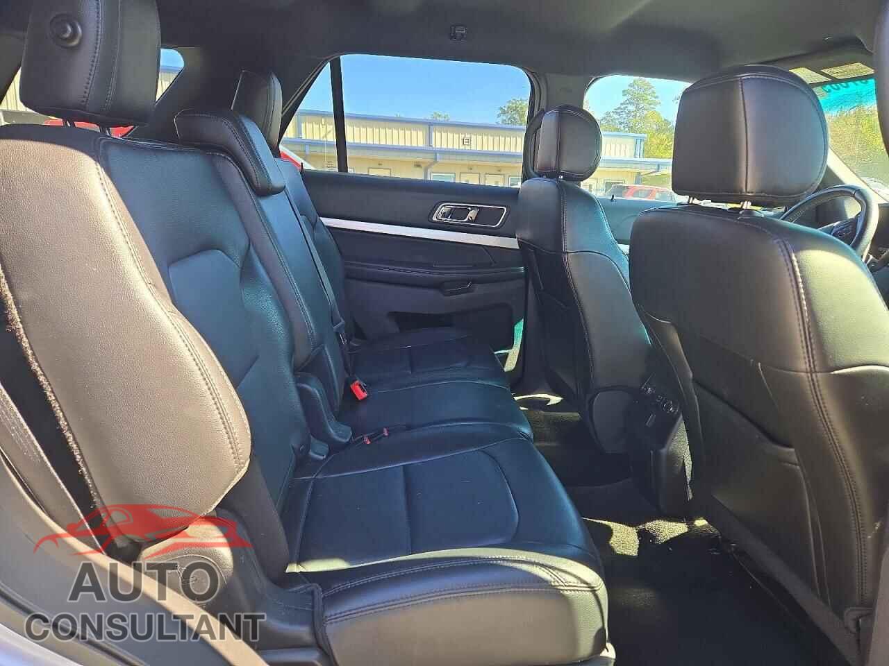 FORD EXPLORER 2017 - 1FM5K7D80HGB59849