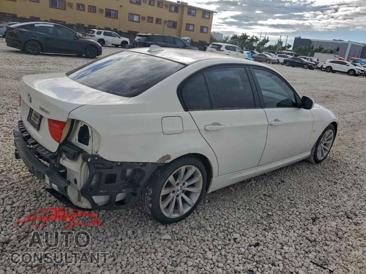 BMW 3 SERIES 2011 - WBAPH7C51BE851475