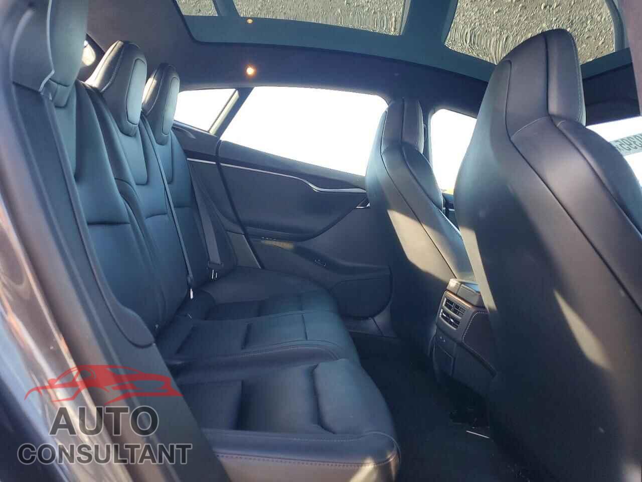 TESLA MODEL S 2019 - 5YJSA1E2XKF313177