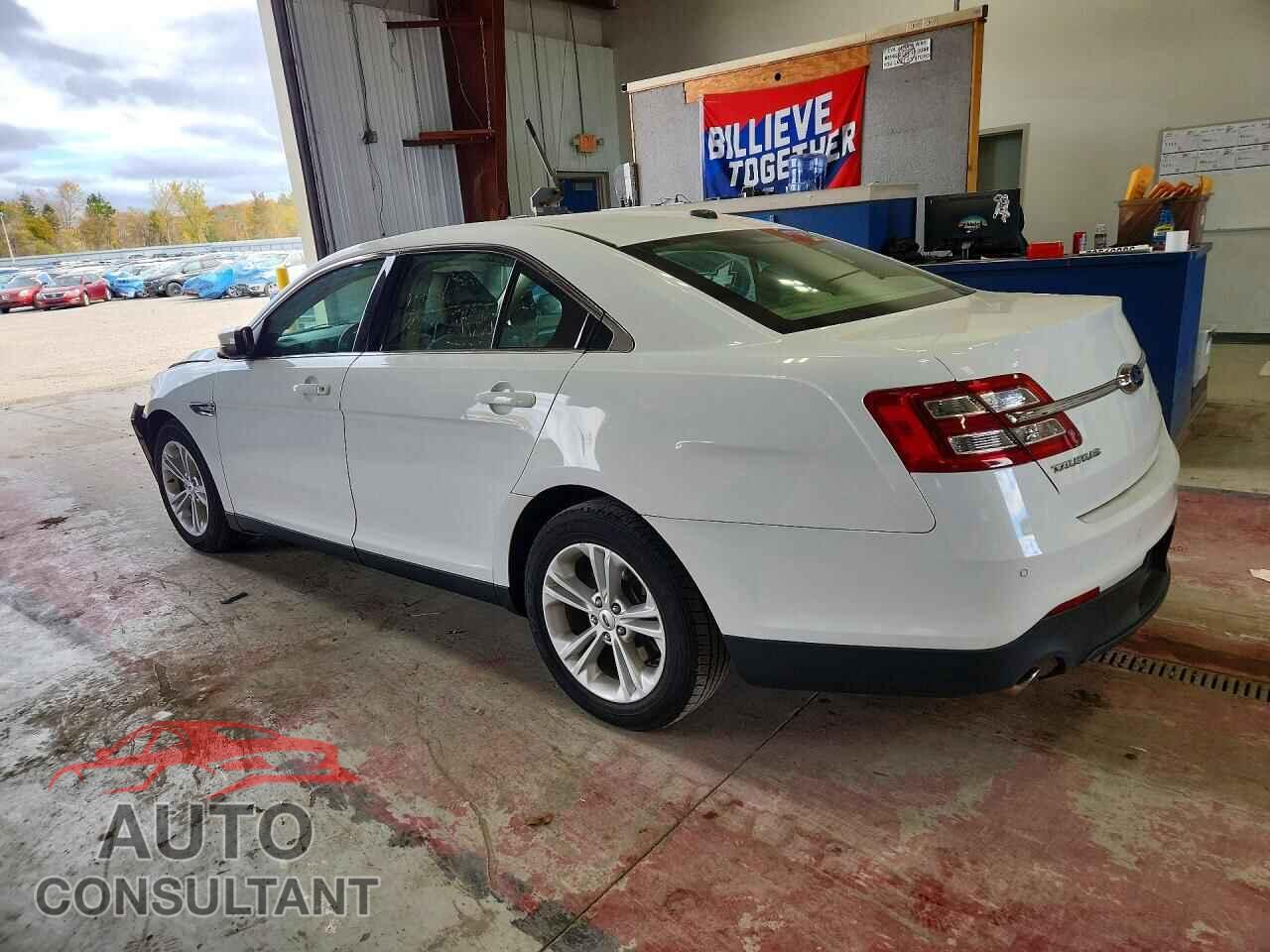 FORD TAURUS 2015 - 1FAHP2E85FG164620