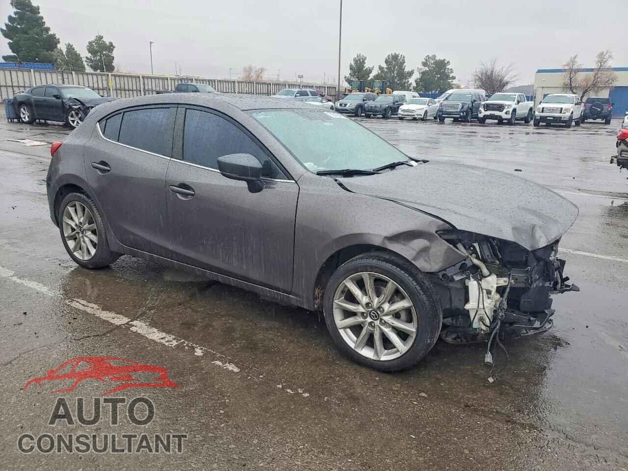 MAZDA 3 2018 - 3MZBN1M37JM230957