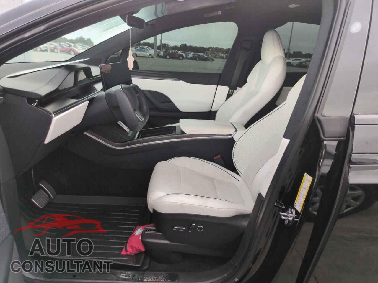 TESLA MODEL X 2023 - 7SAXCBE67PF404894