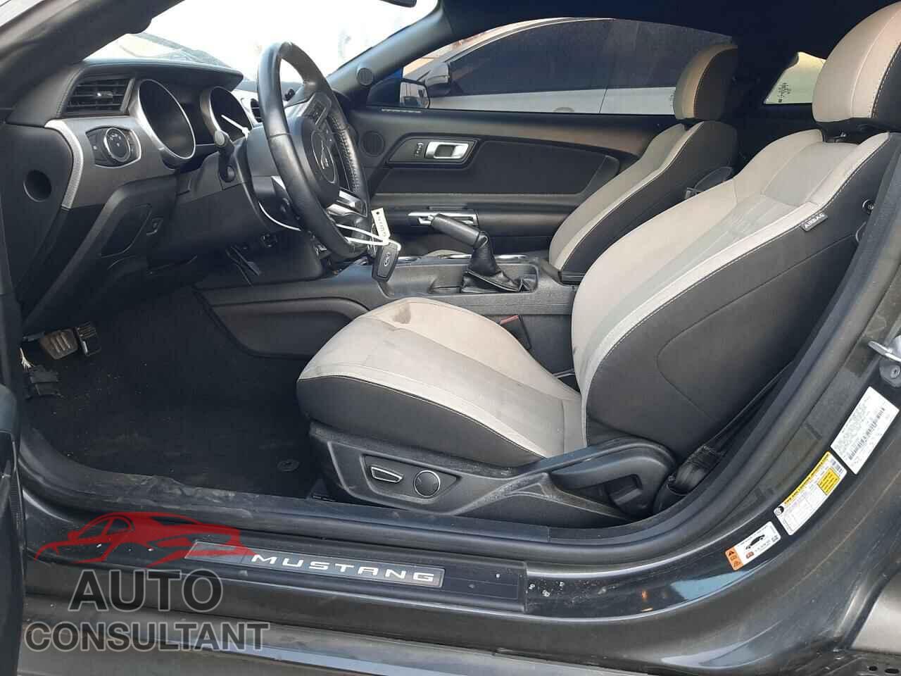 FORD MUSTANG 2019 - 1FA6P8CF4K5176789