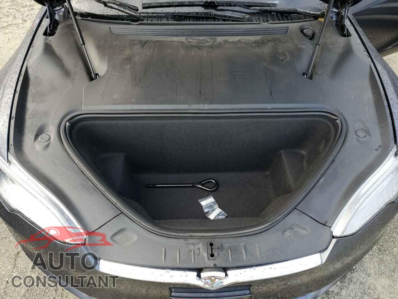 TESLA MODEL S 2020 - 5YJSA1E2XLF413121
