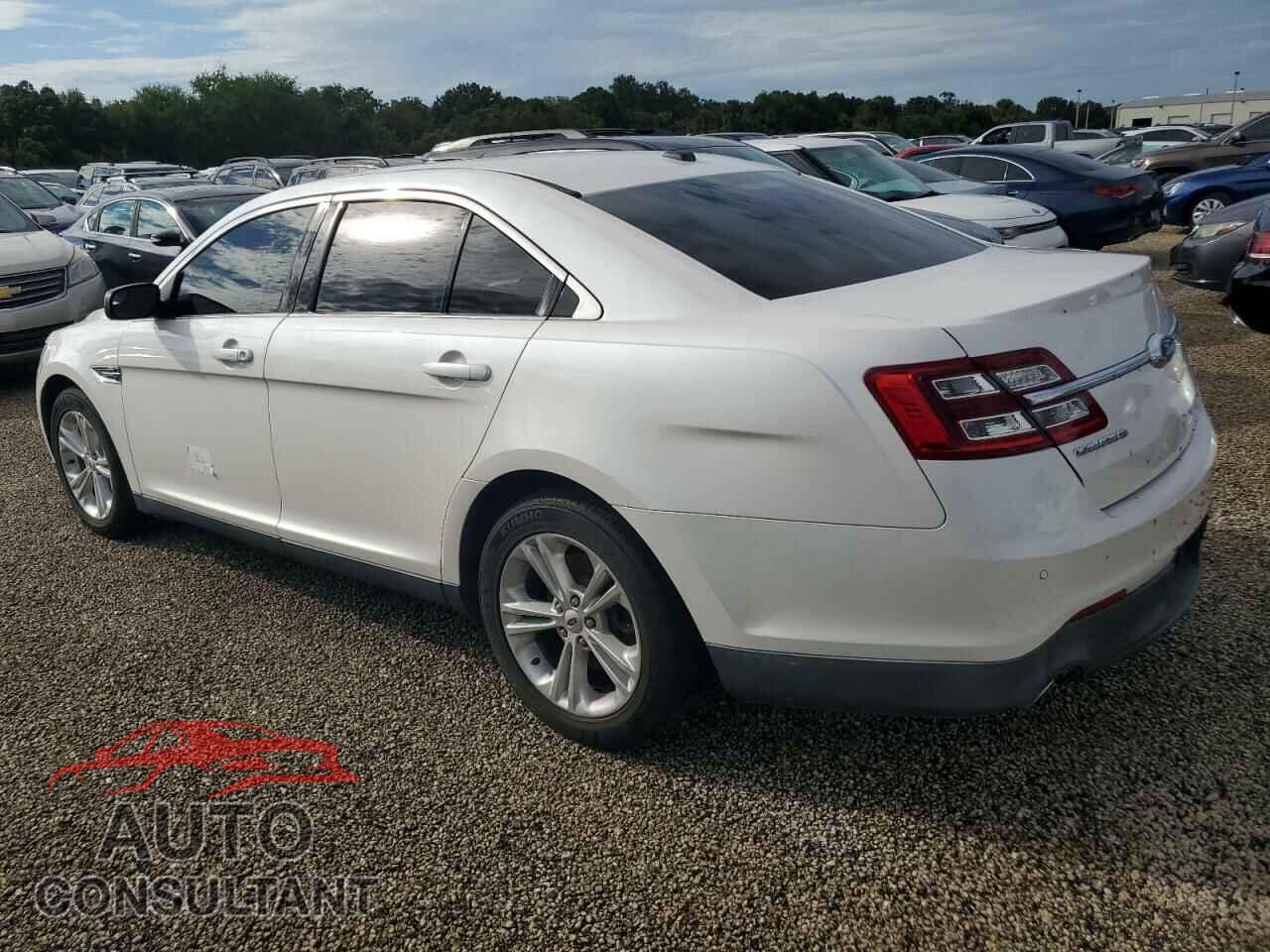 FORD TAURUS 2017 - 1FAHP2E82HG136986