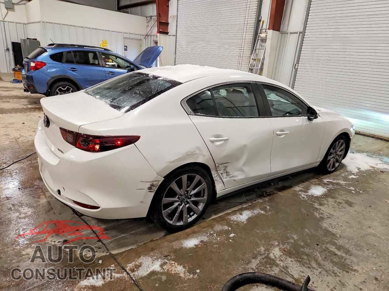 MAZDA 3 2021 - JM1BPABL4M1323565