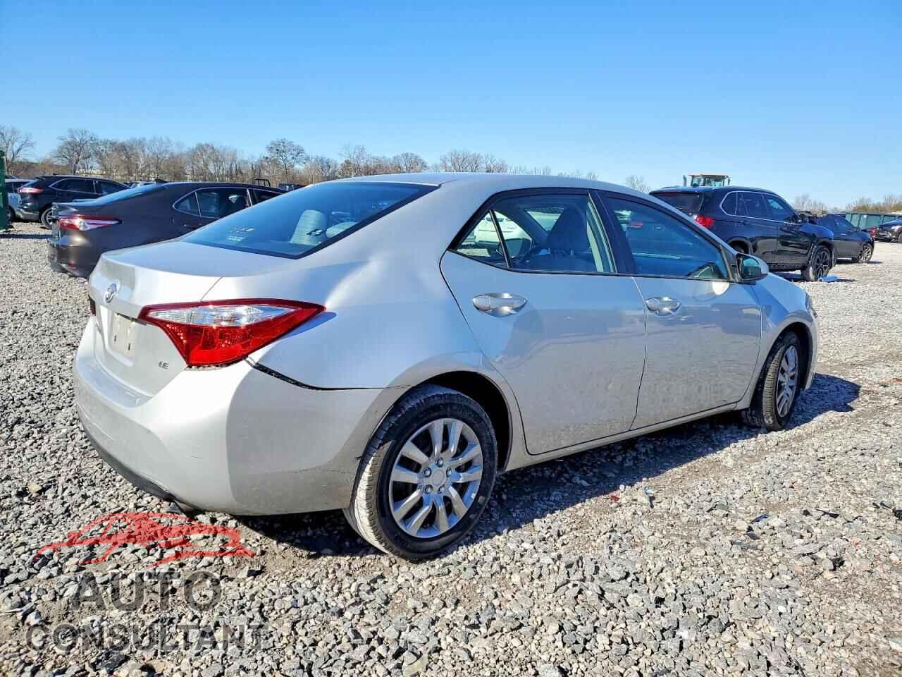 TOYOTA COROLLA 2015 - 5YFBURHE8FP330744