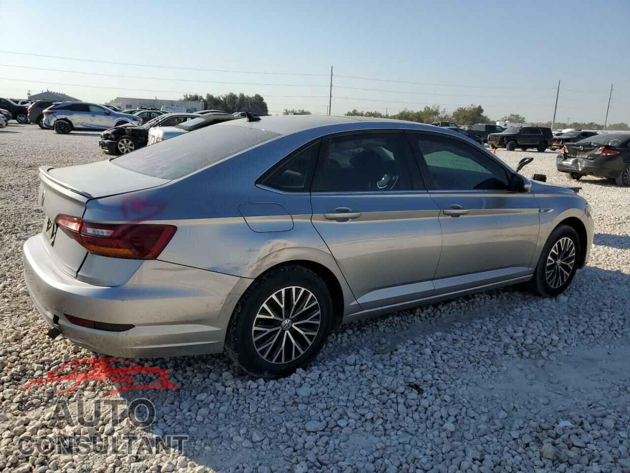 VOLKSWAGEN JETTA 2019 - 3VWEB7BU1KM264009