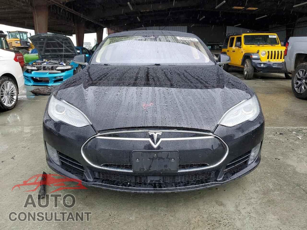 TESLA MODEL S 2015 - 5YJSA1E26FF119784