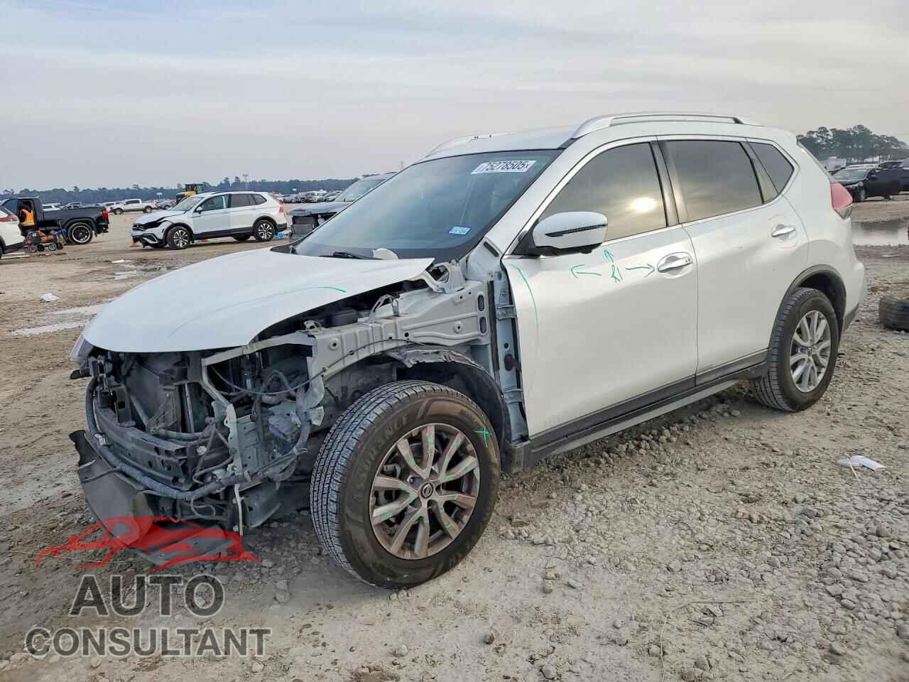 NISSAN ROGUE 2018 - KNMAT2MT4JP596010