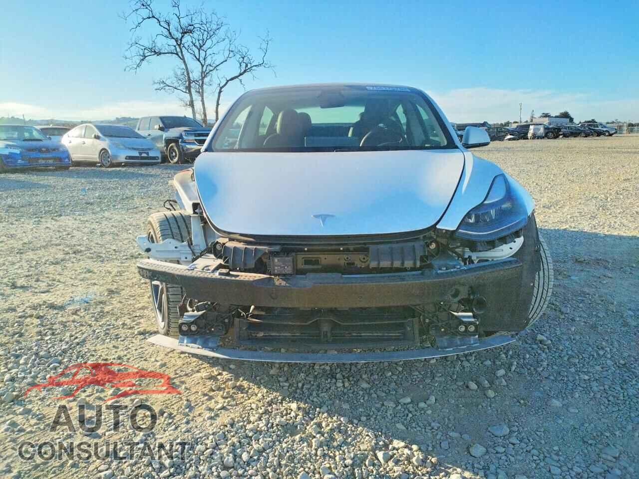 TESLA MODEL 3 2021 - 5YJ3E1EA5MF879220