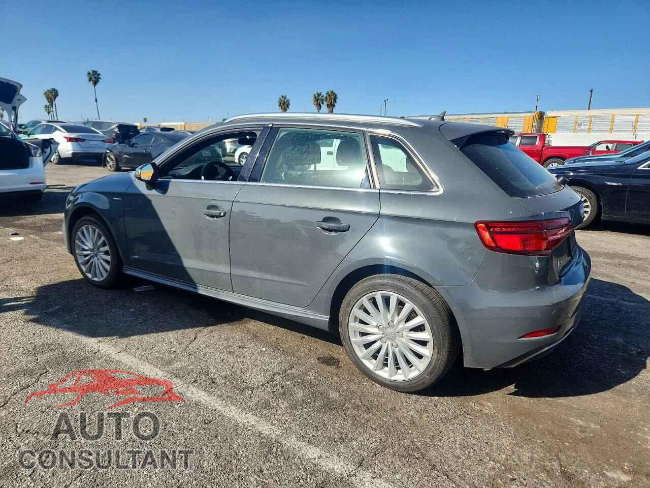AUDI A3 2018 - WAUTPBFF2JA080037