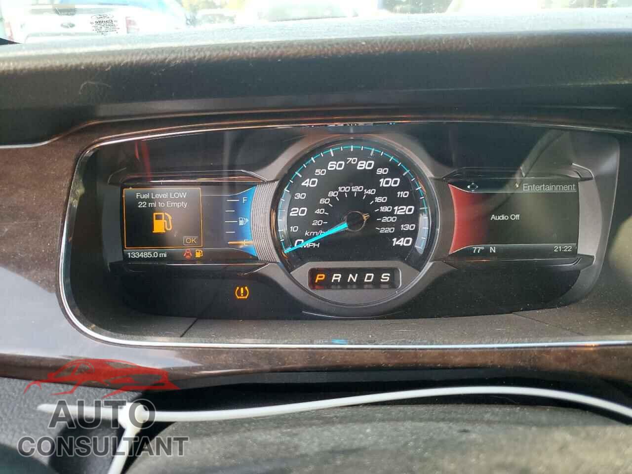 FORD TAURUS 2018 - 1FAHP2F80JG129491
