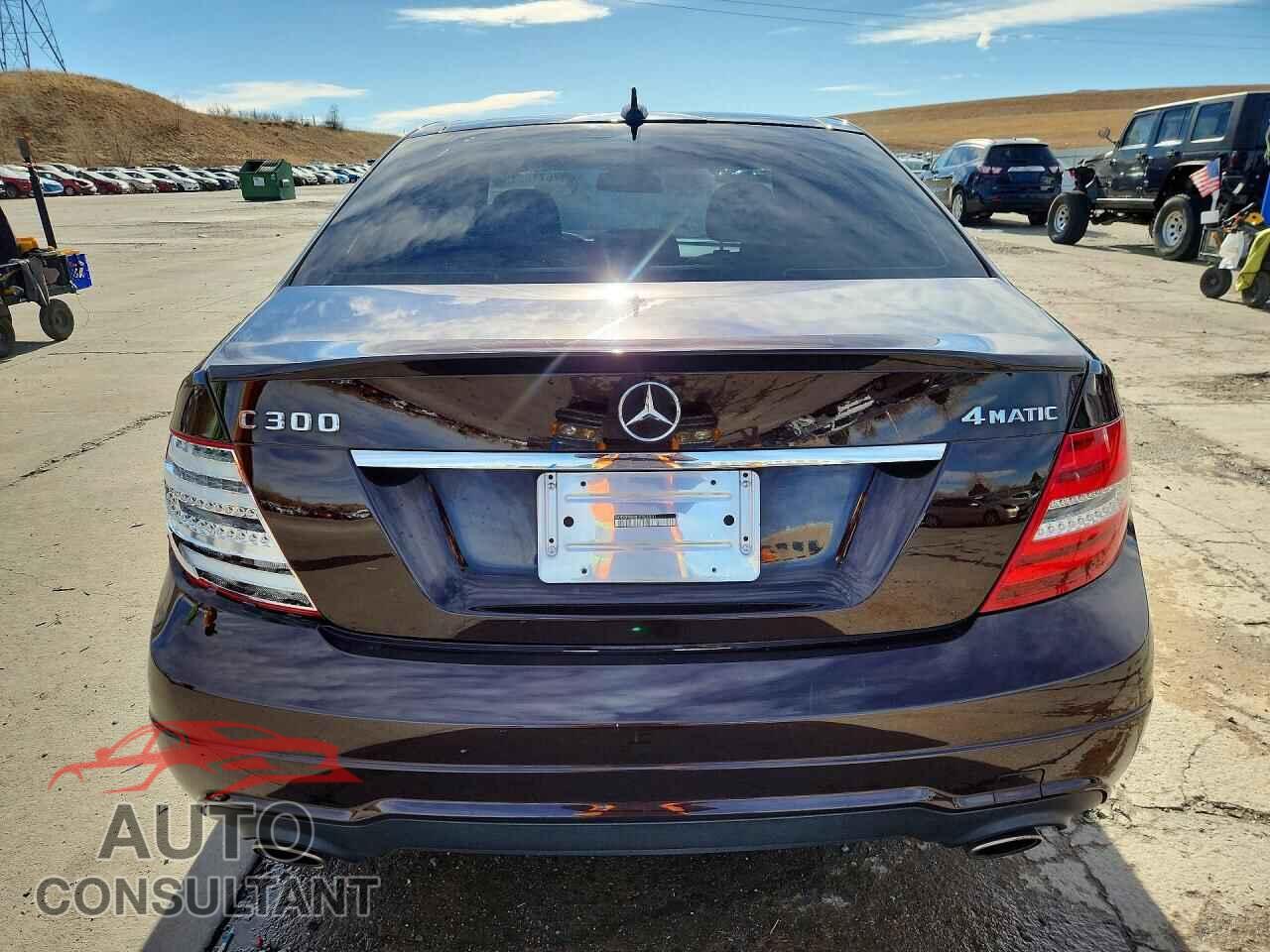 MERCEDES-BENZ C-CLASS 2012 - WDDGF8BB0CF858201