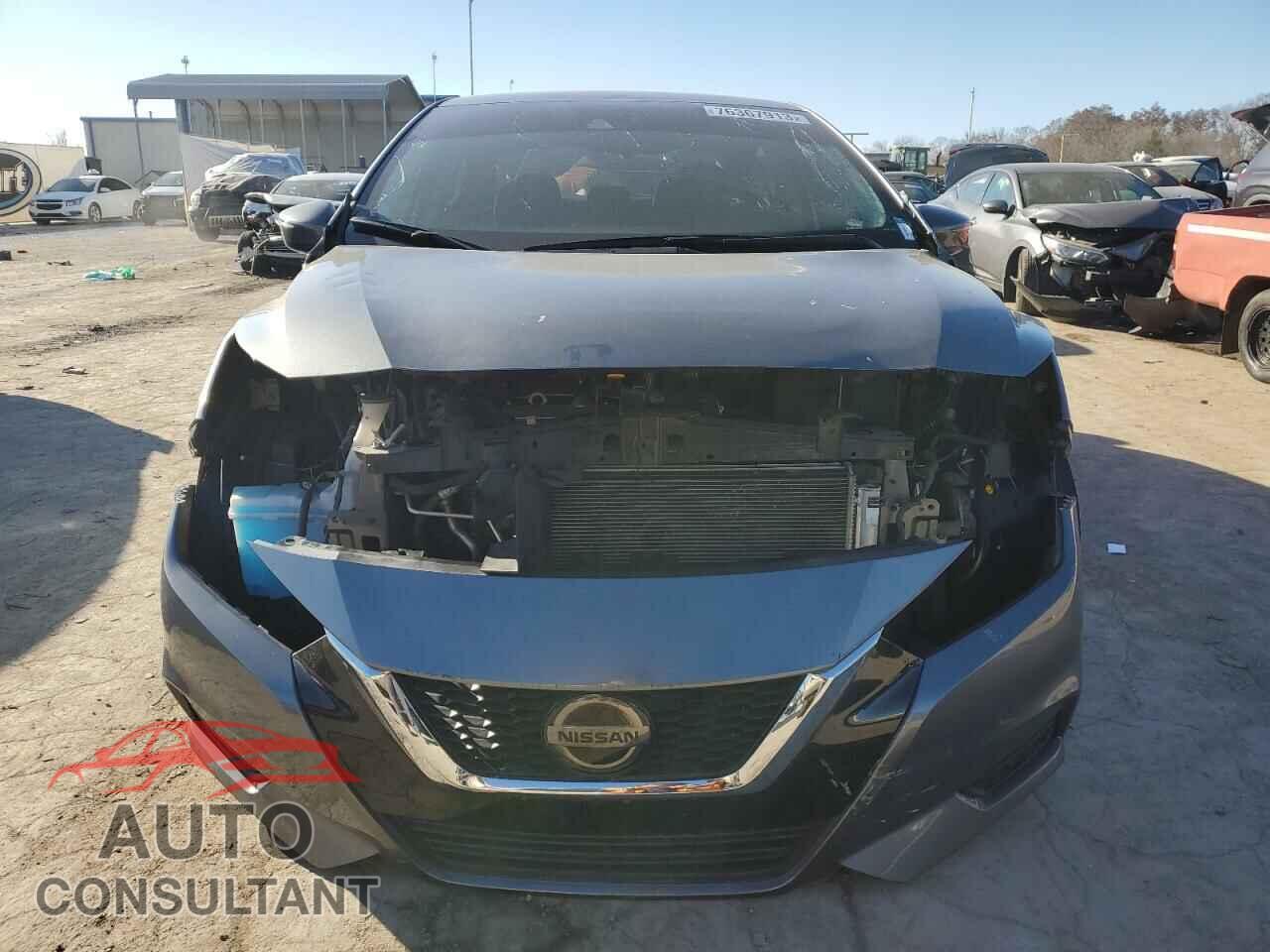 NISSAN VERSA 2020 - 3N1CN8EV5LL909945