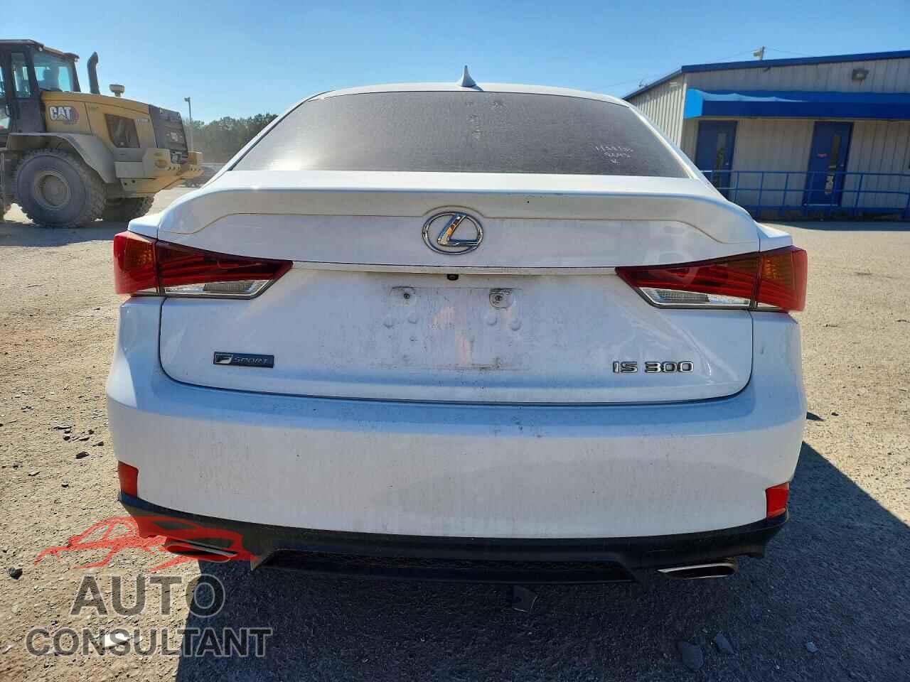 LEXUS IS 2018 - JTHBA1D27J5078043