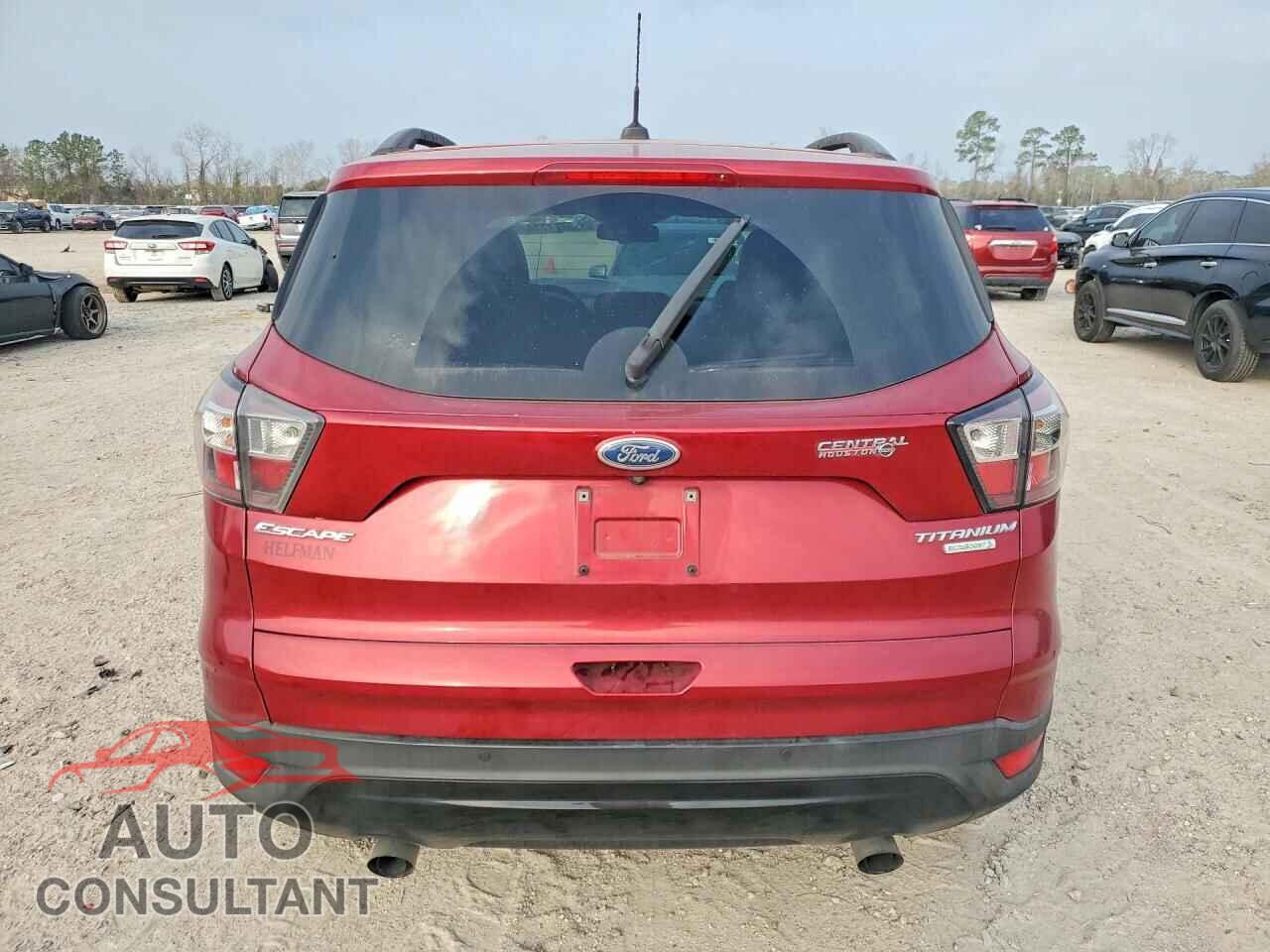 FORD ESCAPE 2017 - 1FMCU0J96HUC24596