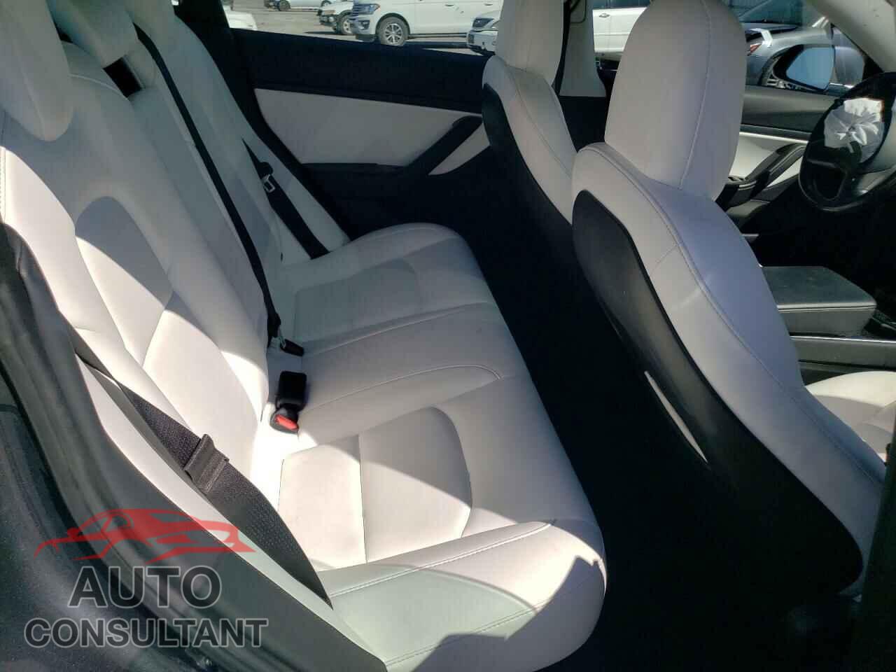 TESLA MODEL 3 2019 - 5YJ3E1EBXKF195737