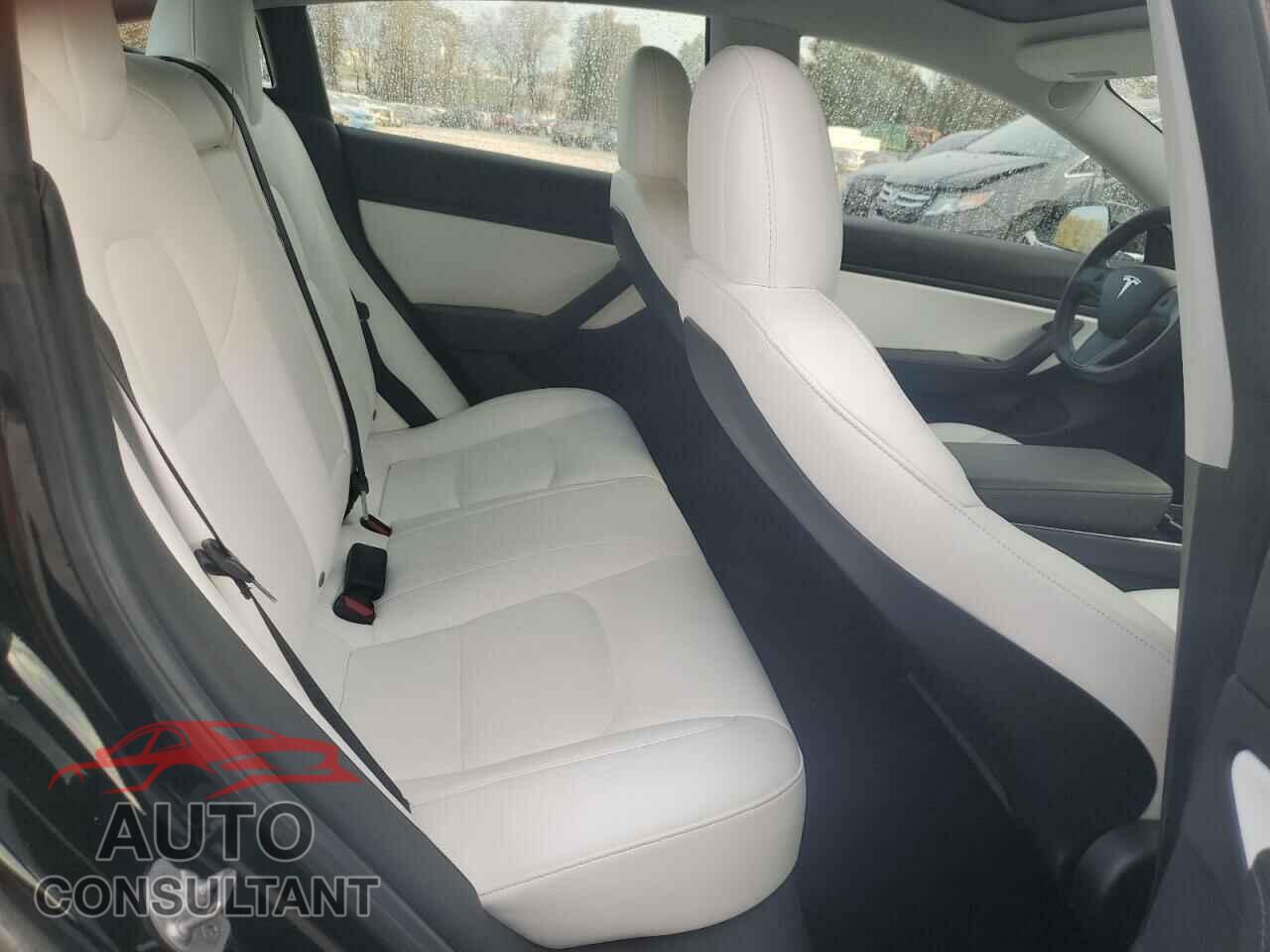 TESLA MODEL 3 2019 - 5YJ3E1EB5KF393271
