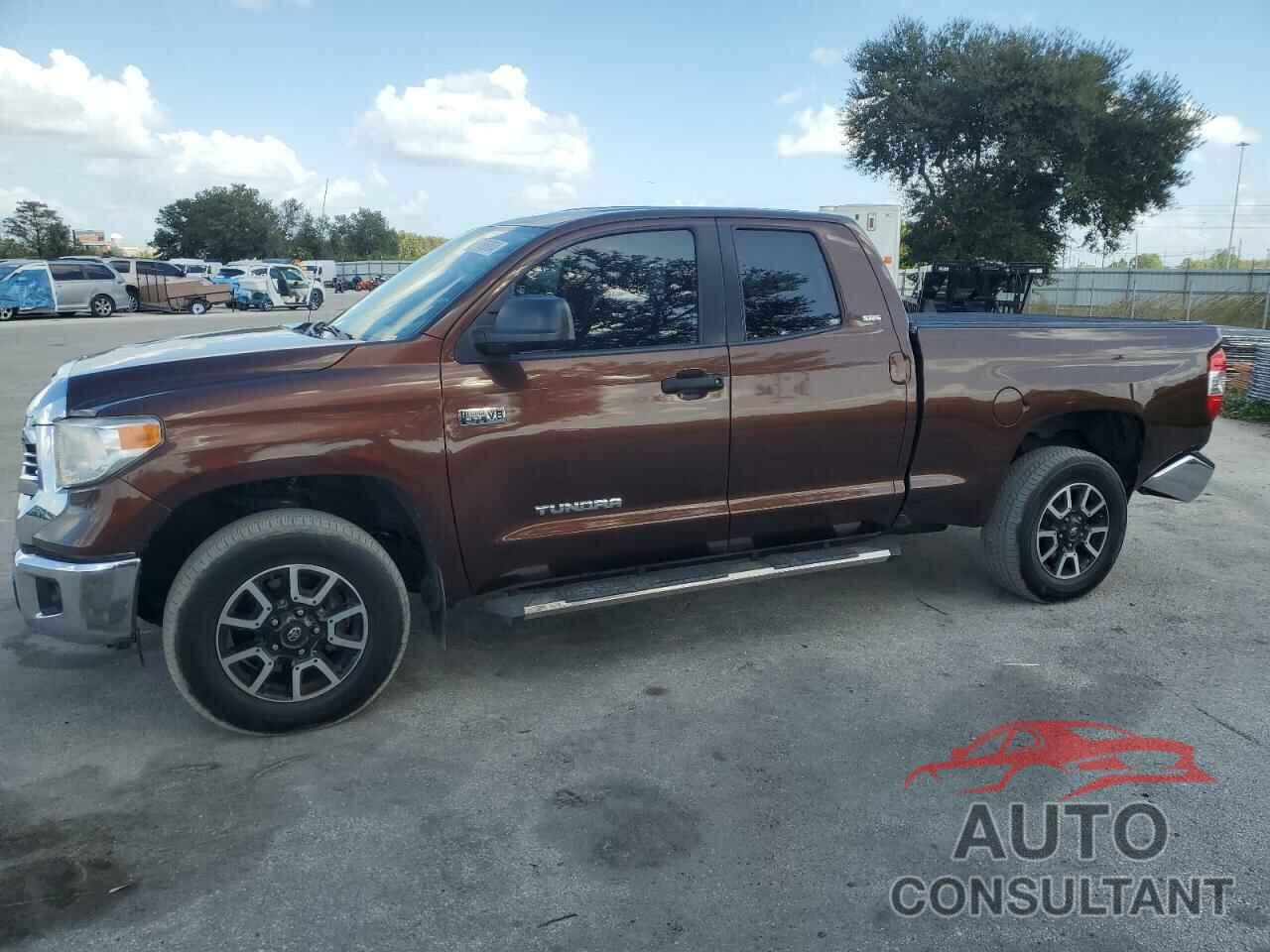 TOYOTA TUNDRA 2017 - 5TFUW5F17HX668216