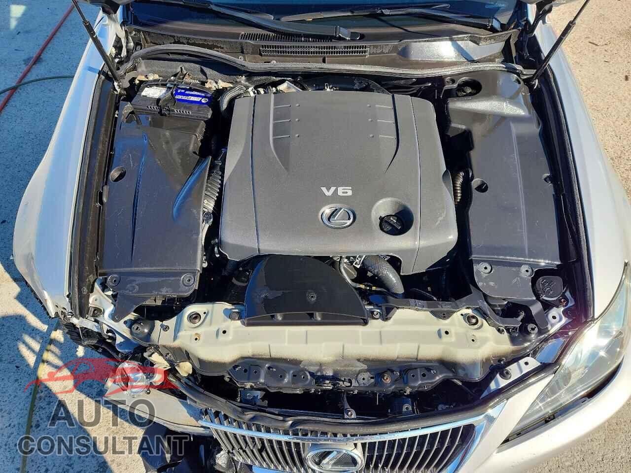 LEXUS IS 2011 - JTHCF5C21B5048813