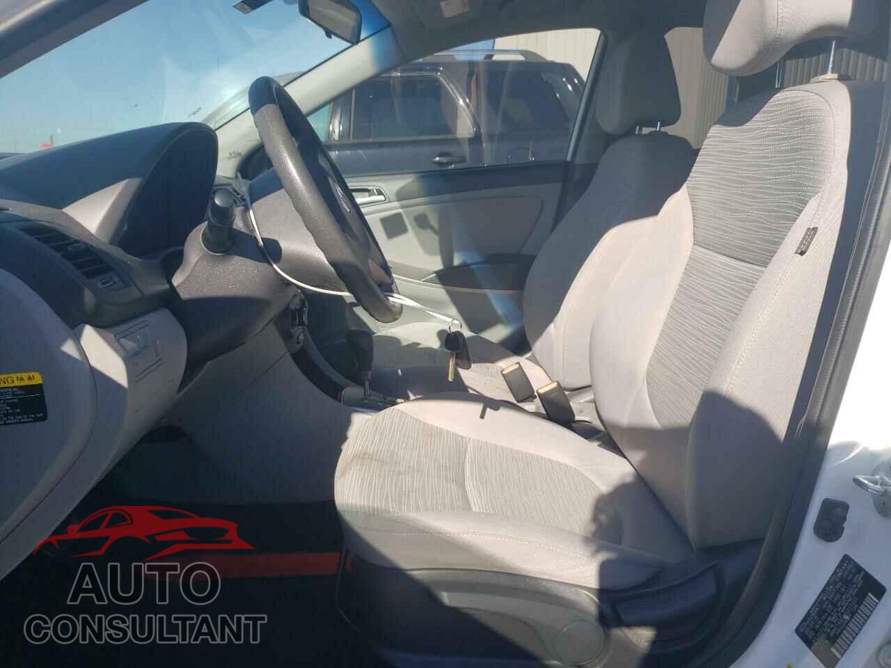 HYUNDAI ACCENT 2016 - KMHCT4AE4GU013421