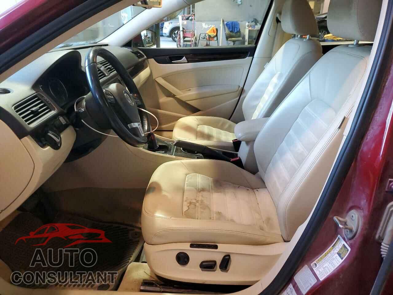 VOLKSWAGEN PASSAT 2015 - 1VWCV7A30FC066813