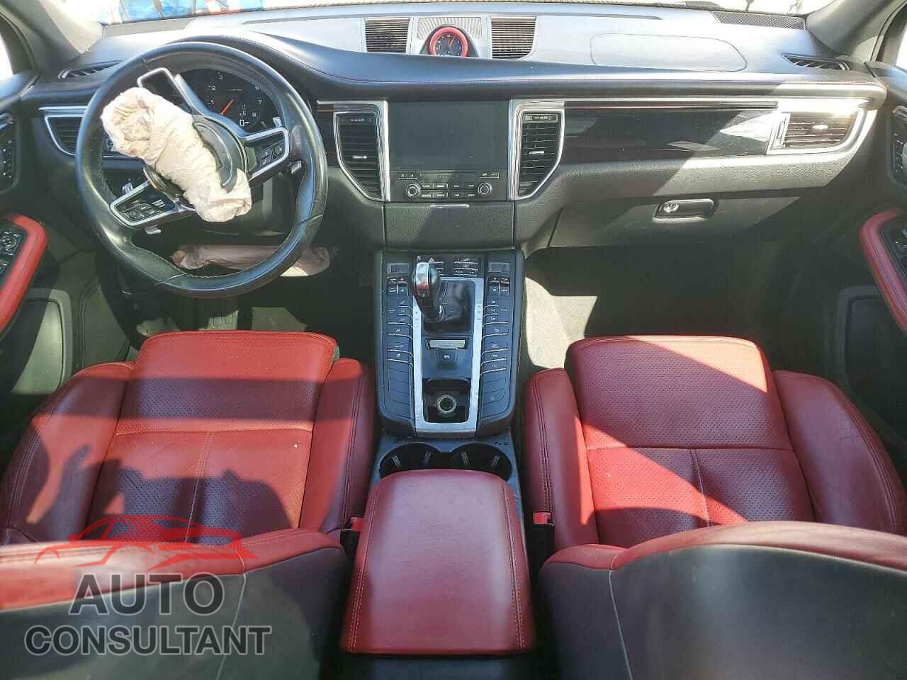 PORSCHE MACAN 2018 - WP1AA2A54JLB10412