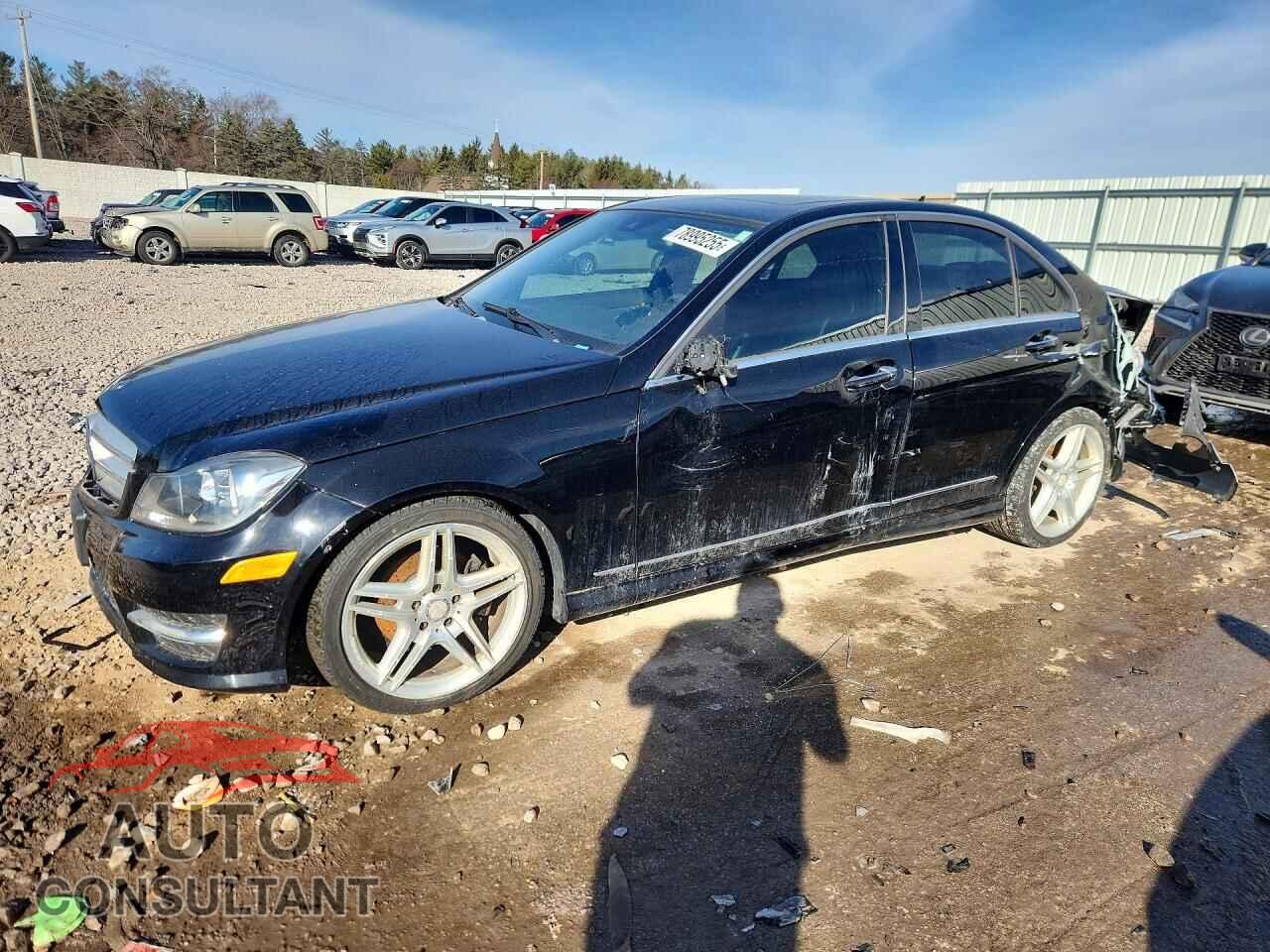 MERCEDES-BENZ C-CLASS 2013 - WDDGF4HB2DR250860